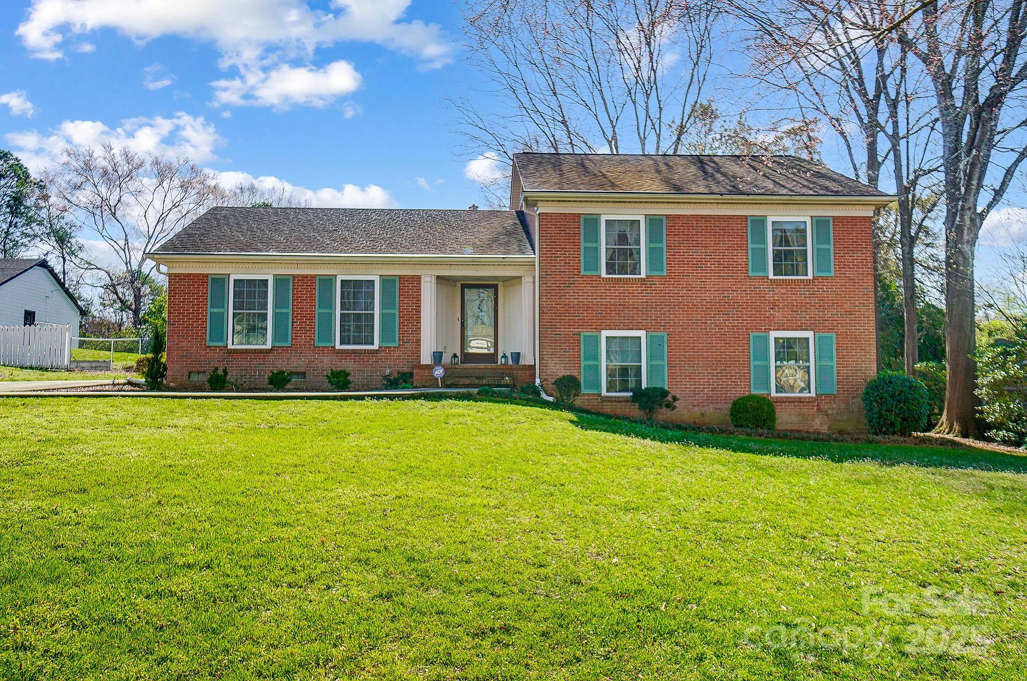 1301 Old Farm Road