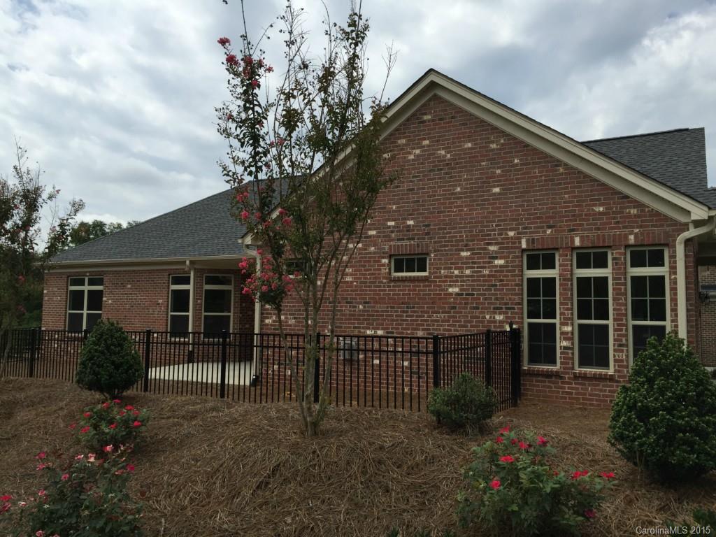 Courtyards at Harrisburg - Residential