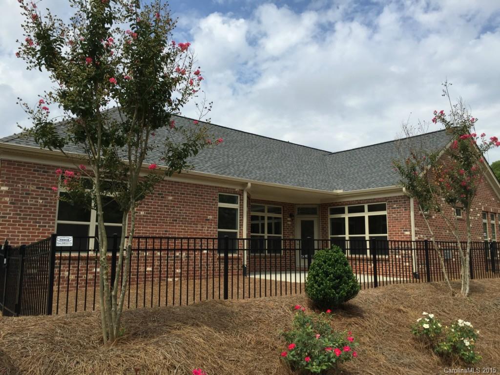 Courtyards at Harrisburg - Residential