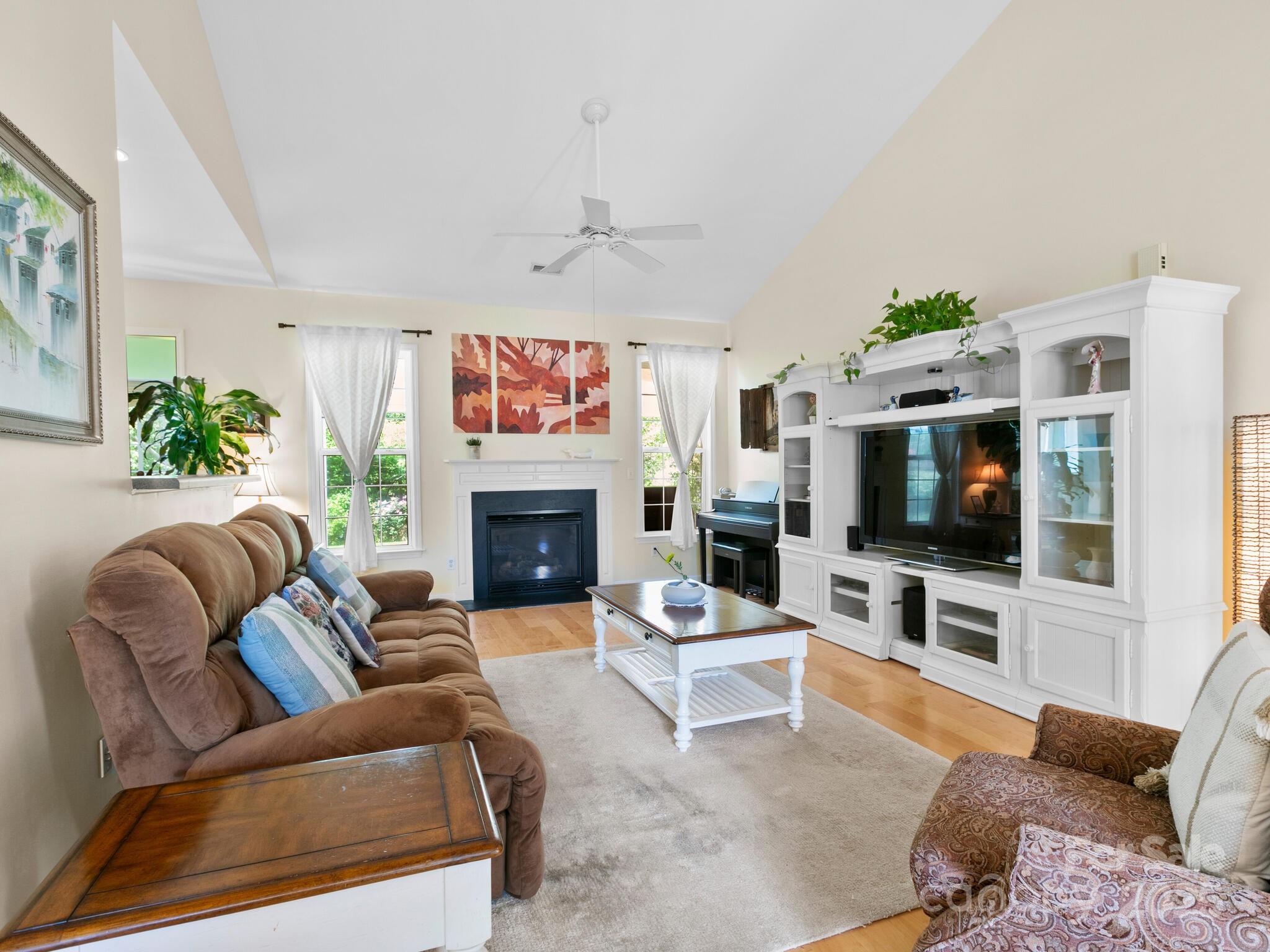 10 Summer Meadow Road