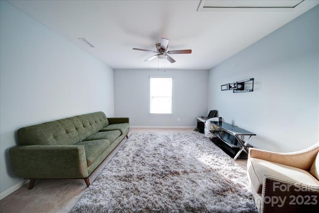 Newport Lakes - Residential