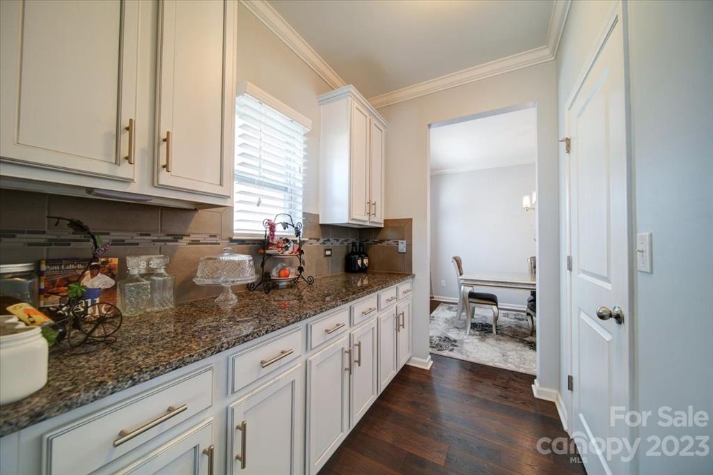 Newport Lakes - Residential