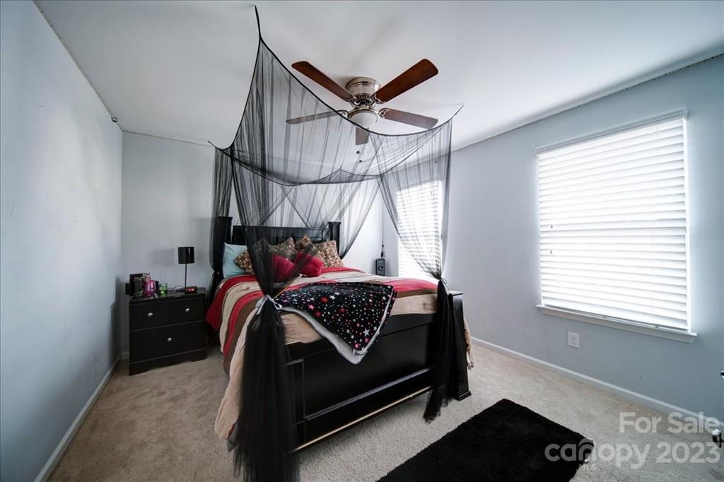 Newport Lakes - Residential