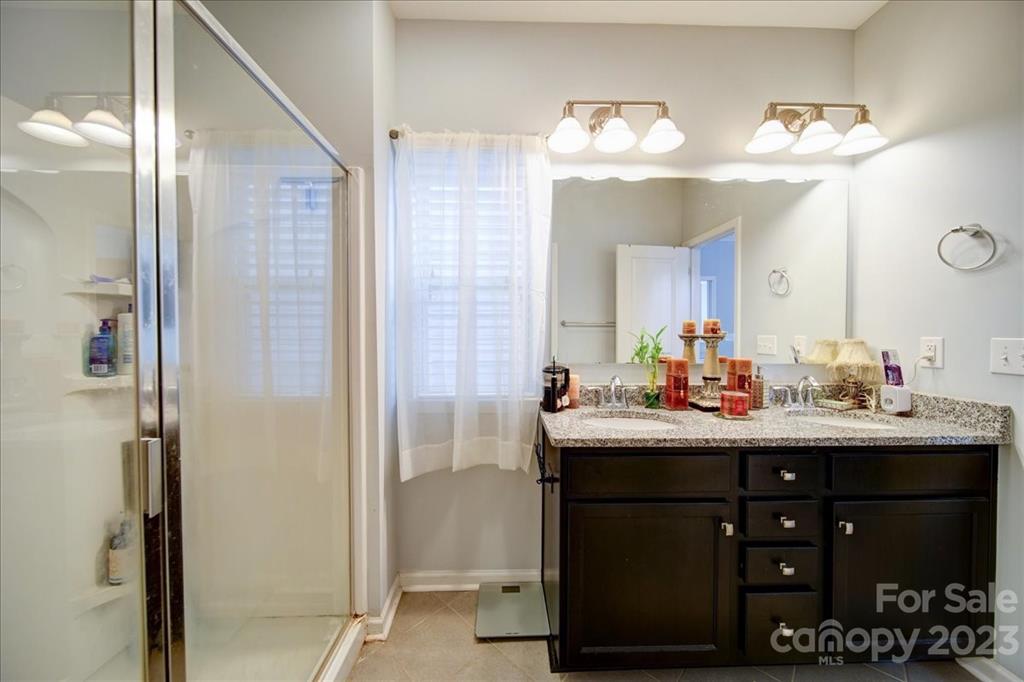 Newport Lakes - Residential