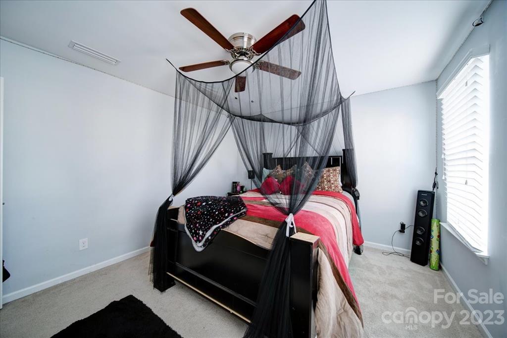 Newport Lakes - Residential