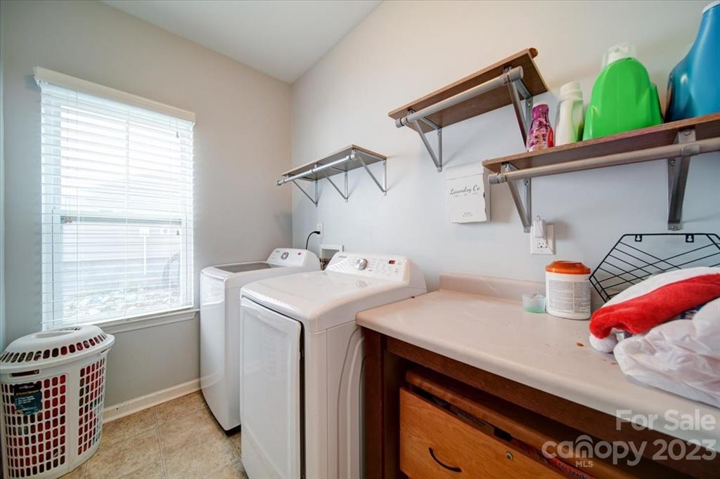 Newport Lakes - Residential