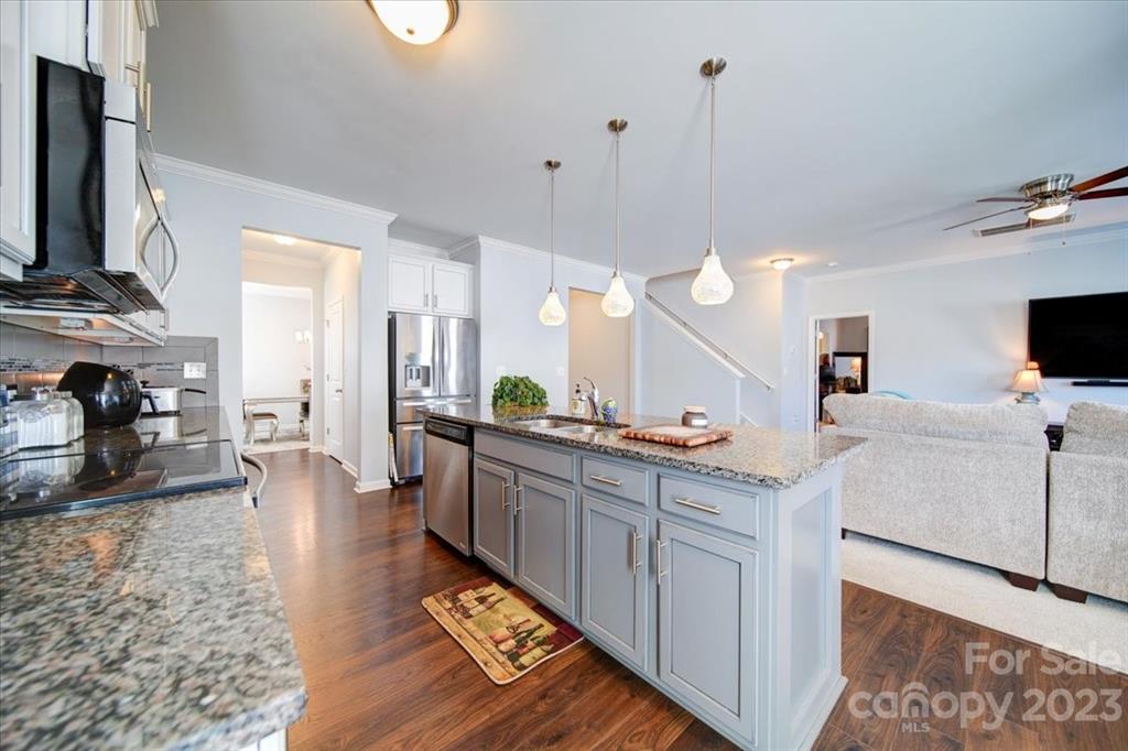 Newport Lakes - Residential