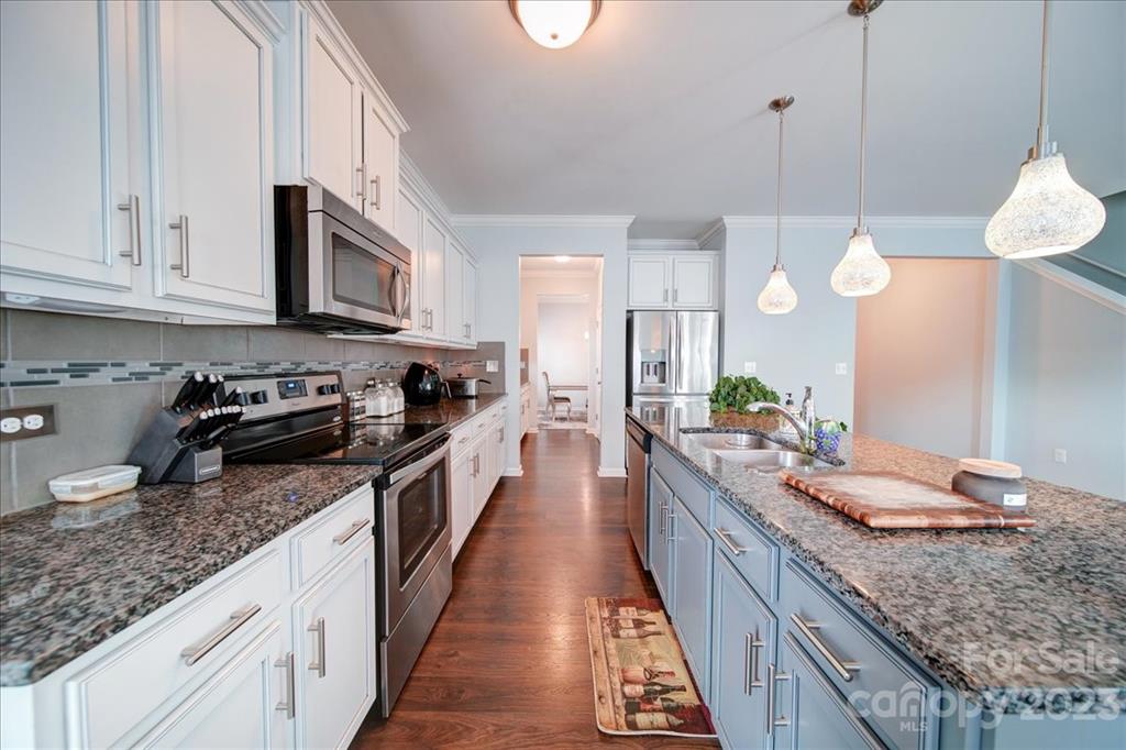 Newport Lakes - Residential