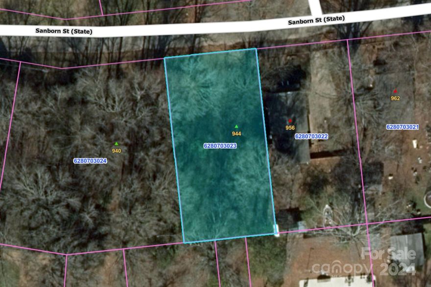 Take advantage of this great opportunity before it's too late! Just over a mile from downtown Rock Hill!
SF-5 zoned with multifamily nearby.