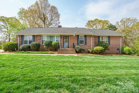 Single Family Residence in Stanley NC 203 Brown Street.jpg