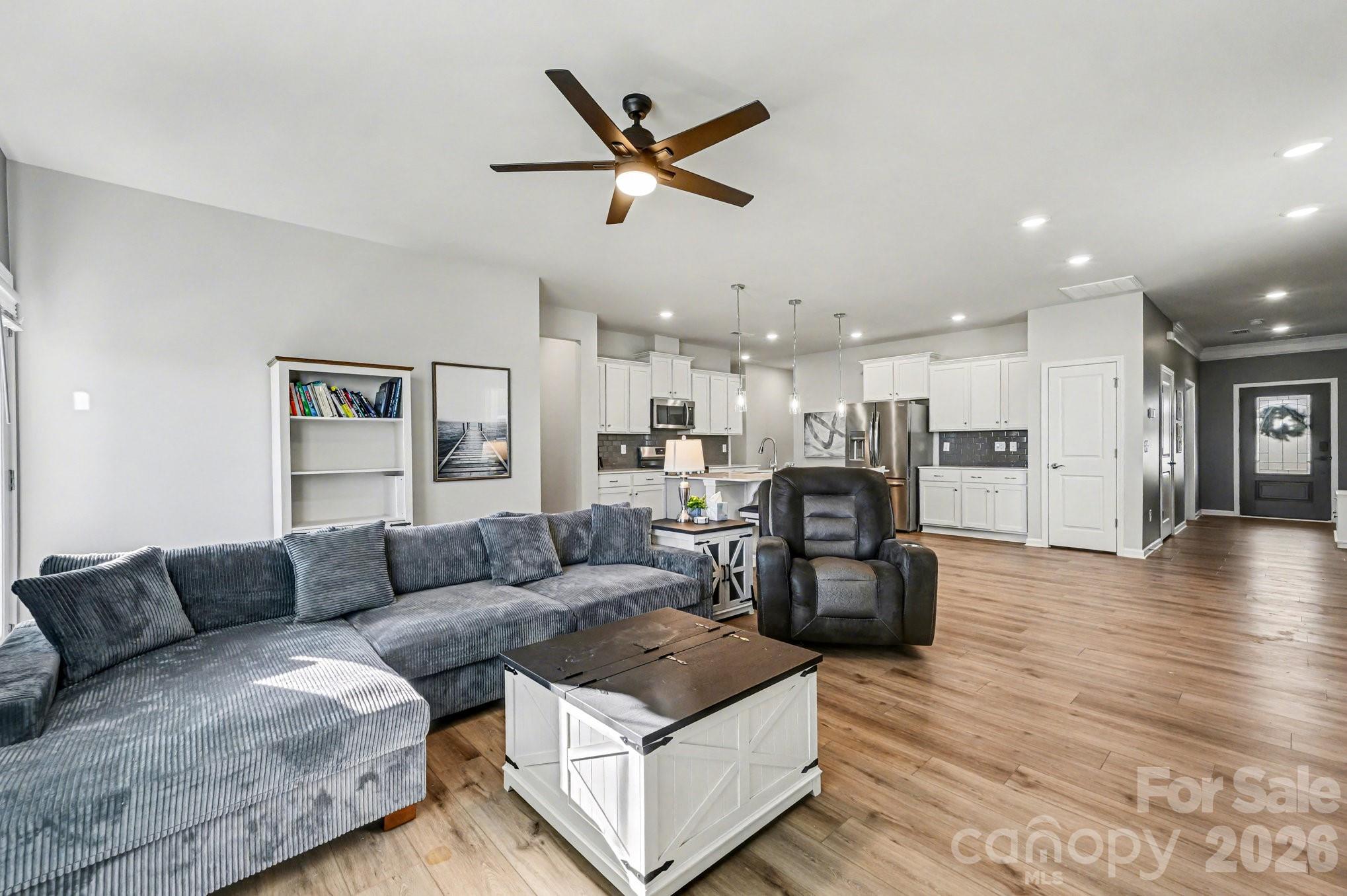 125 White Apple Way