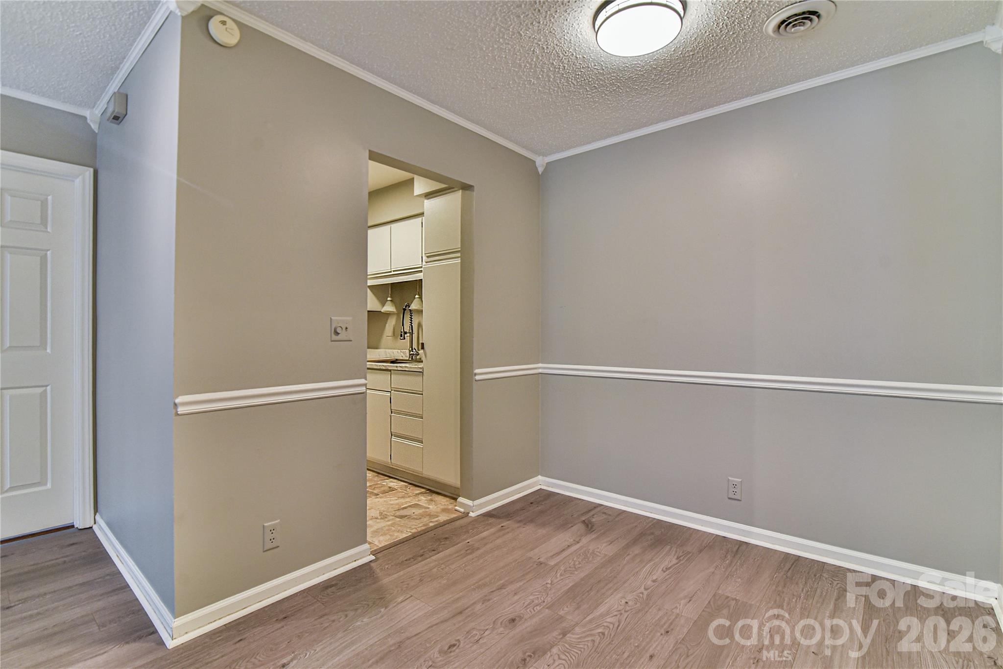 110 Heywood Road 8D