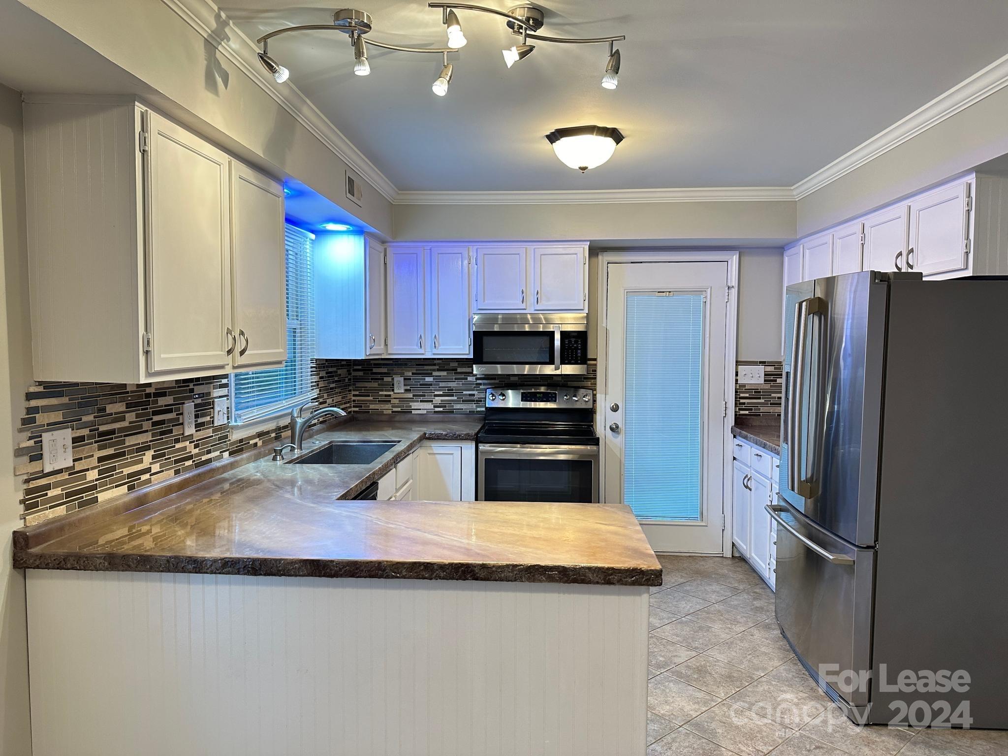 Raeburn - Residential Lease