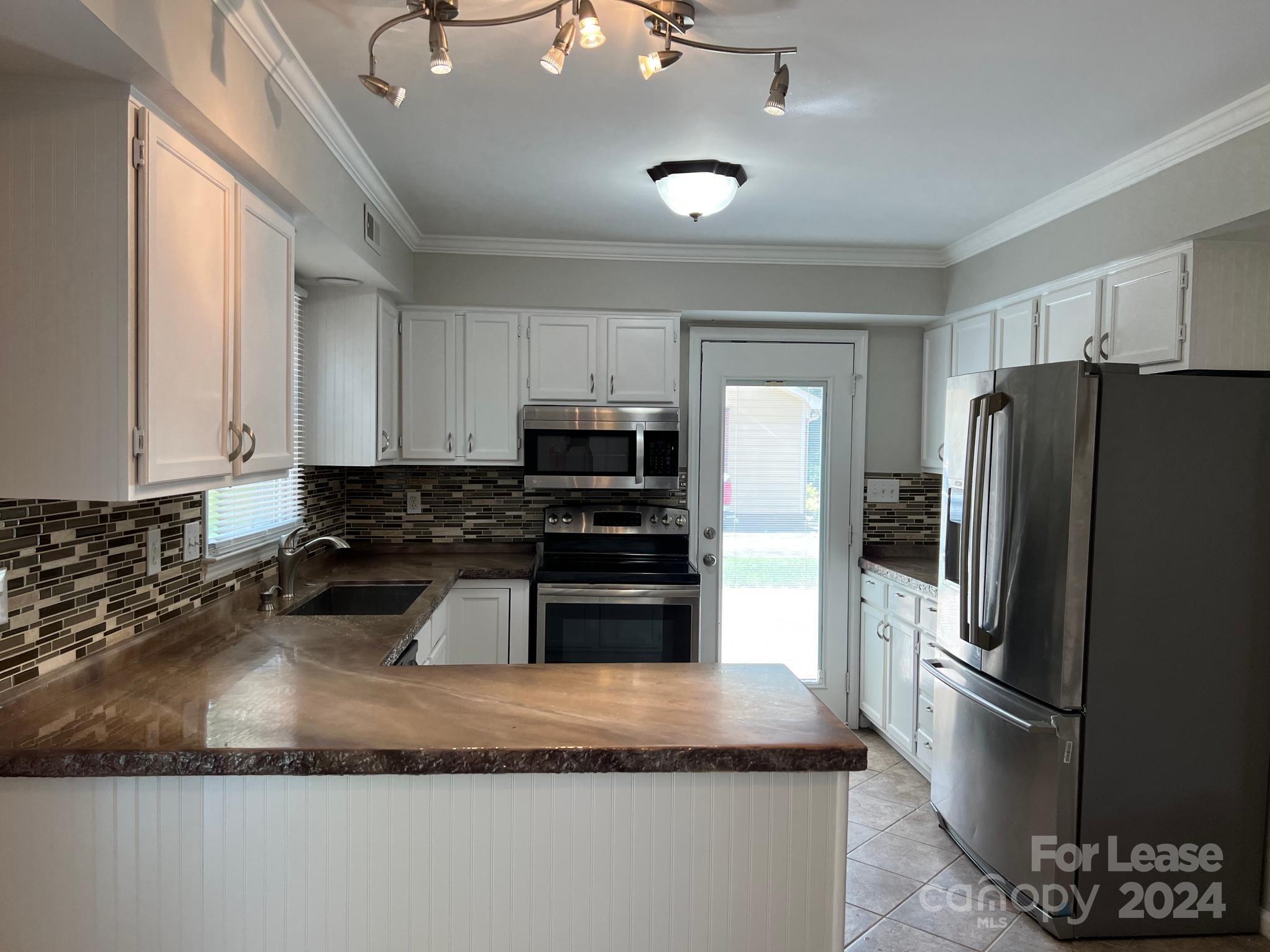 Raeburn - Residential Lease