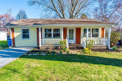 15 Oak Leaf Lane Arden NC 28704