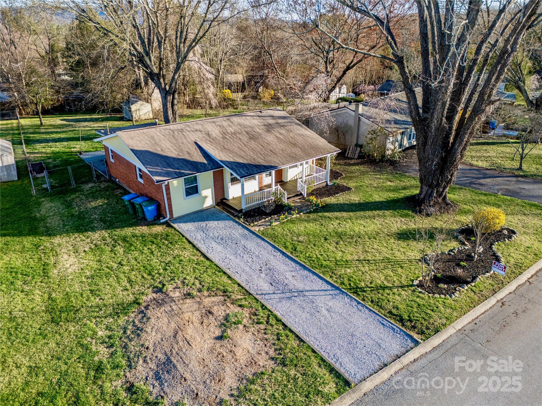 15 Oak Leaf Lane
