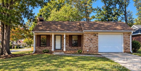 Photo of 4401 Brittmore Court, Charlotte, NC 28227 (MLS # 4436170)