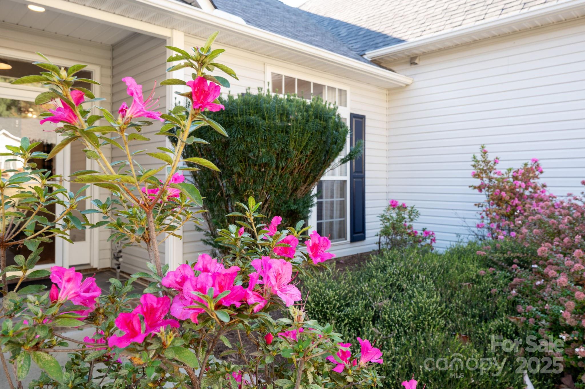 207 Farm Creek Drive E