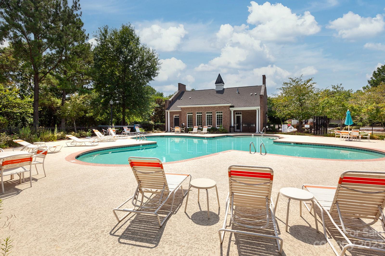 Savannah Townhomes - Residential