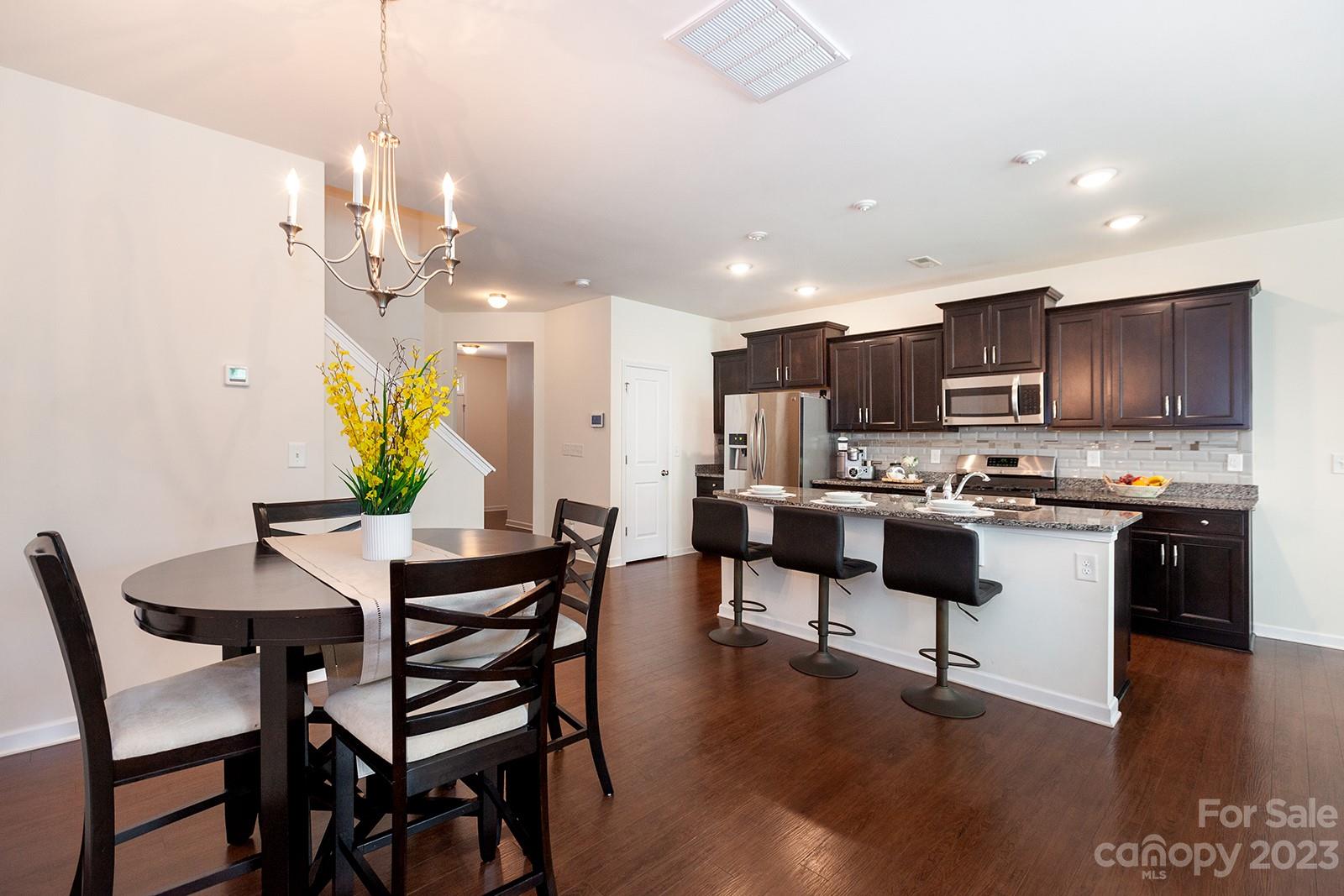 Savannah Townhomes - Residential