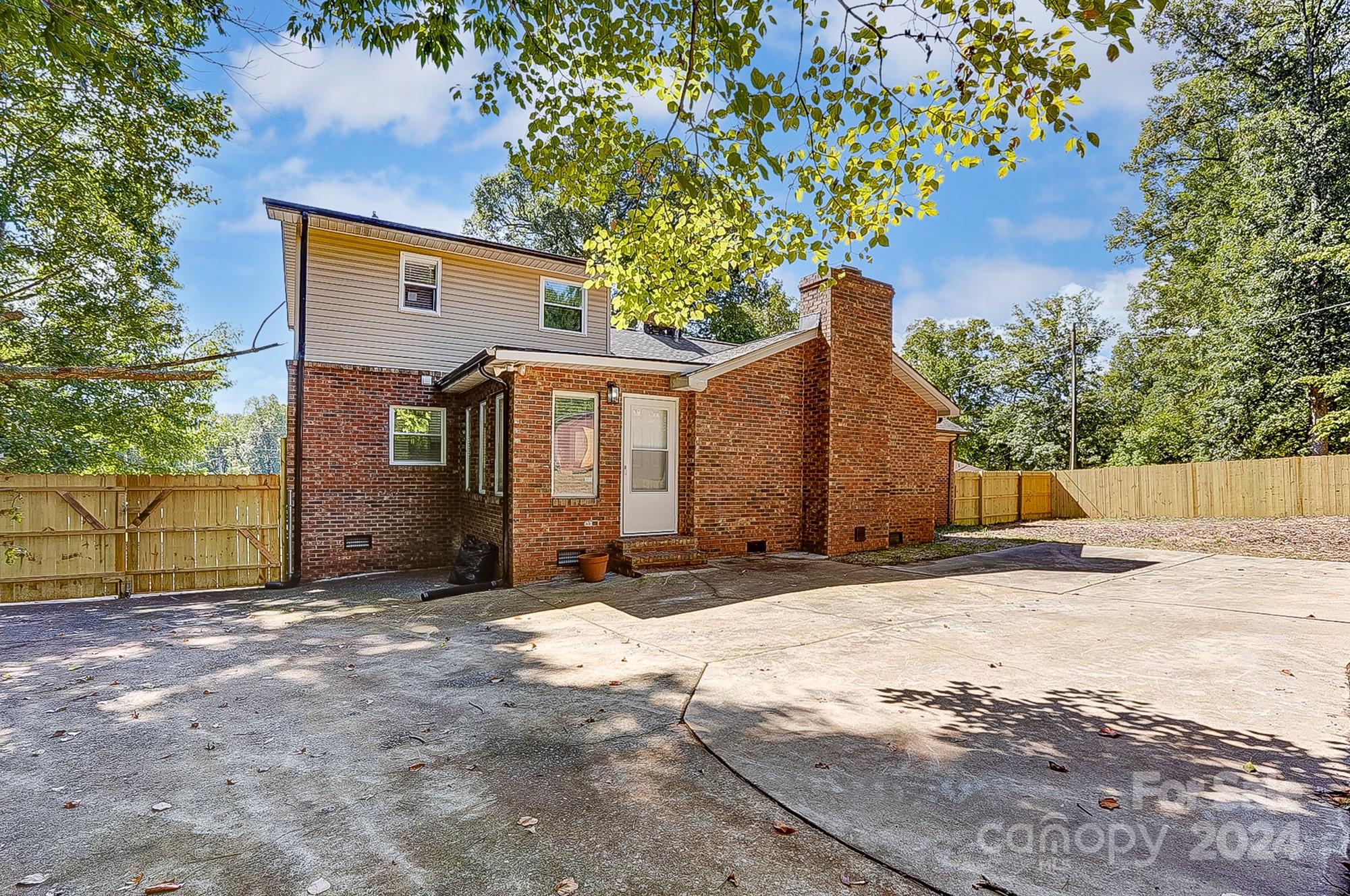 Hamilton Village - Residential