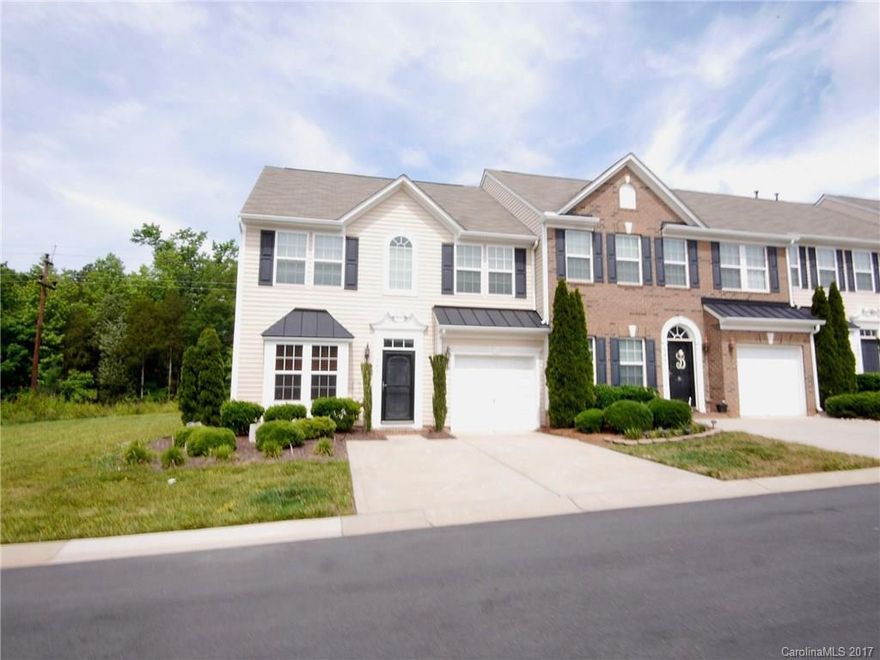 Ready to move in townhome in Harper's Green. Tons of upgrades, Master on main, fenced back yard.