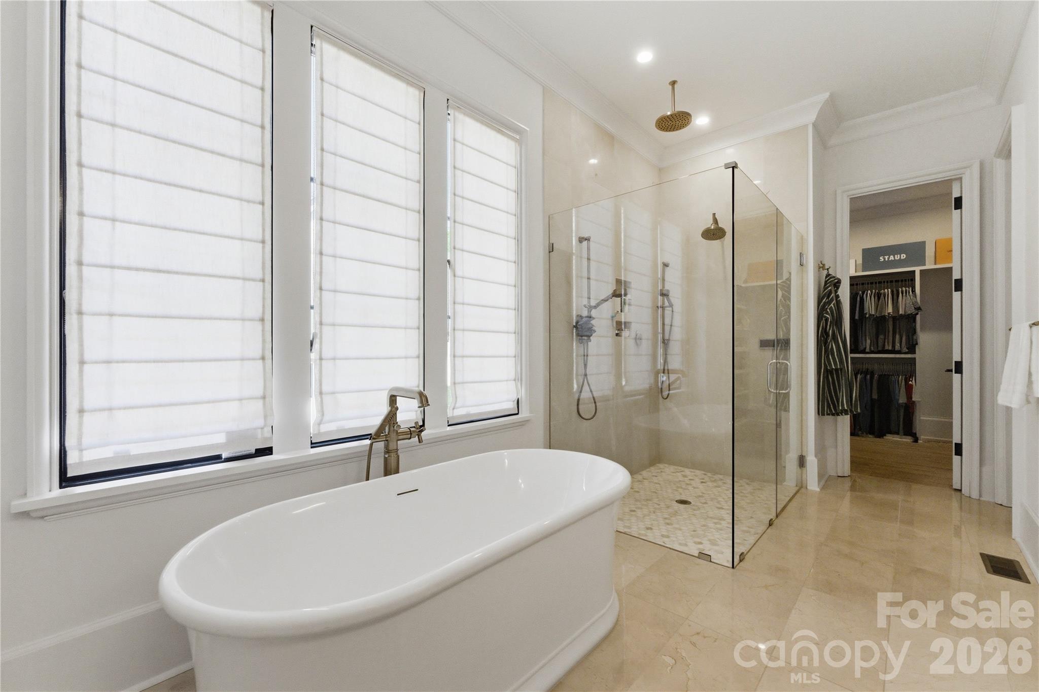 Chateau Sardis - Residential