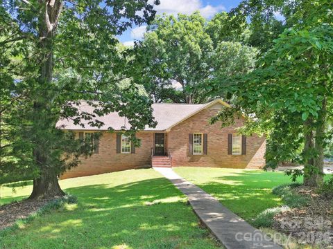 Photo of 8927 Scarsdale Drive, Mint Hill, NC 28227 (MLS # 4365248)