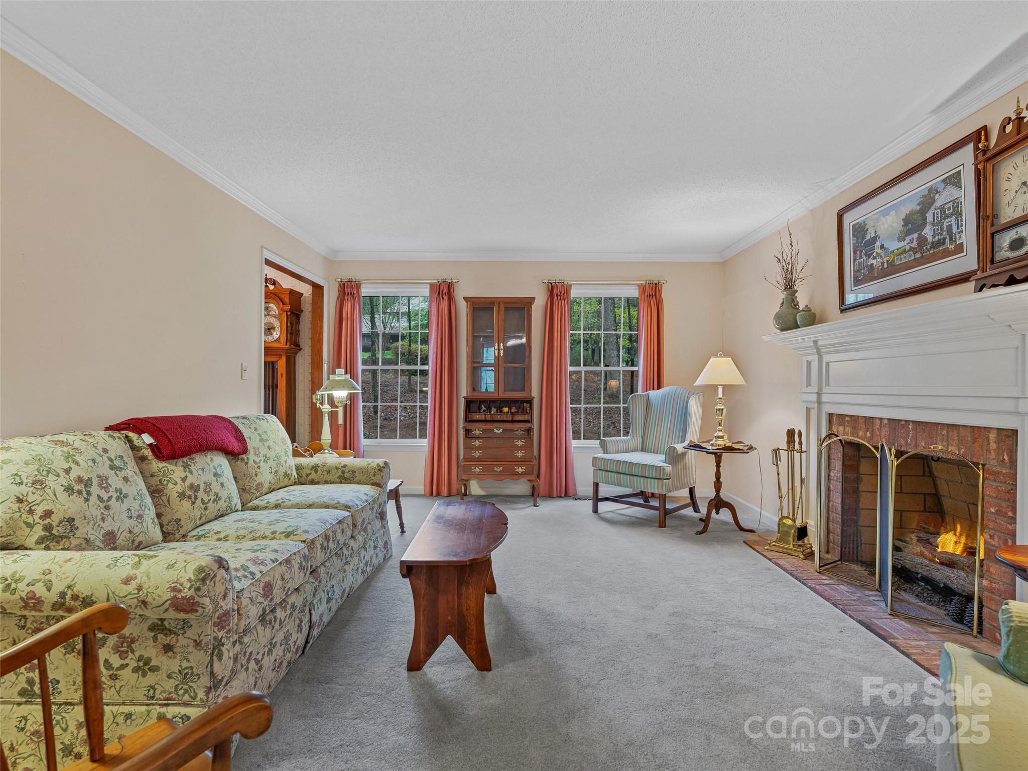 4 Hickory Creek Court