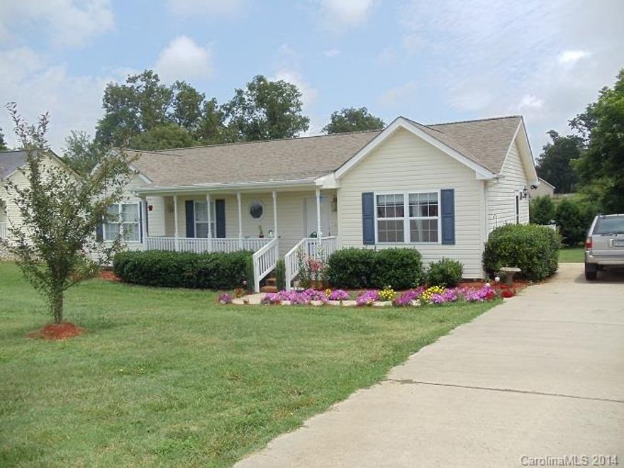 Great location, convenient to so many of the surrounding area.  Home has been well maintained.  Very nice size master bedroom.  Out building is wired to code verified by the county.