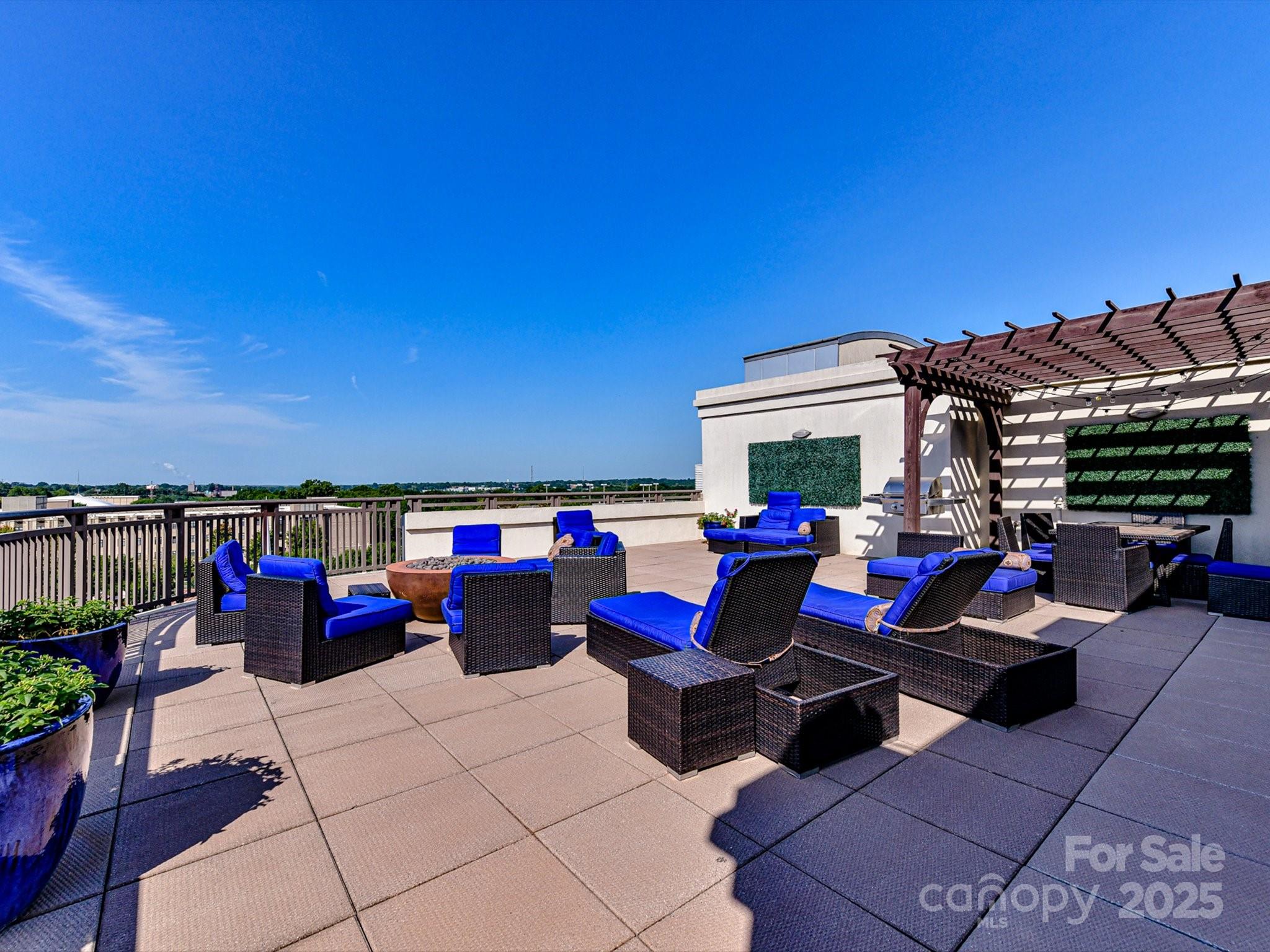 Gateway Plaza - Residential