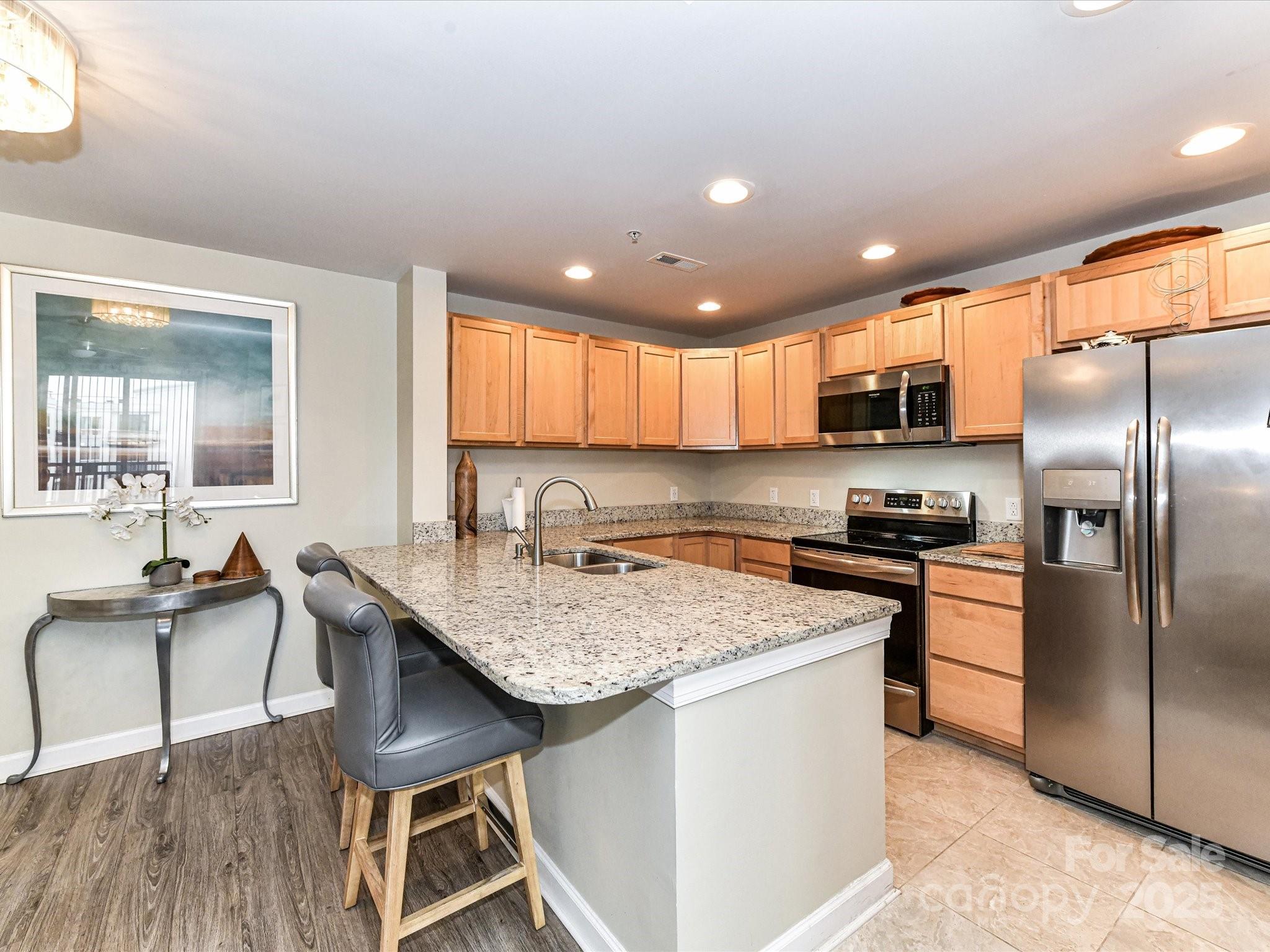 Gateway Plaza - Residential