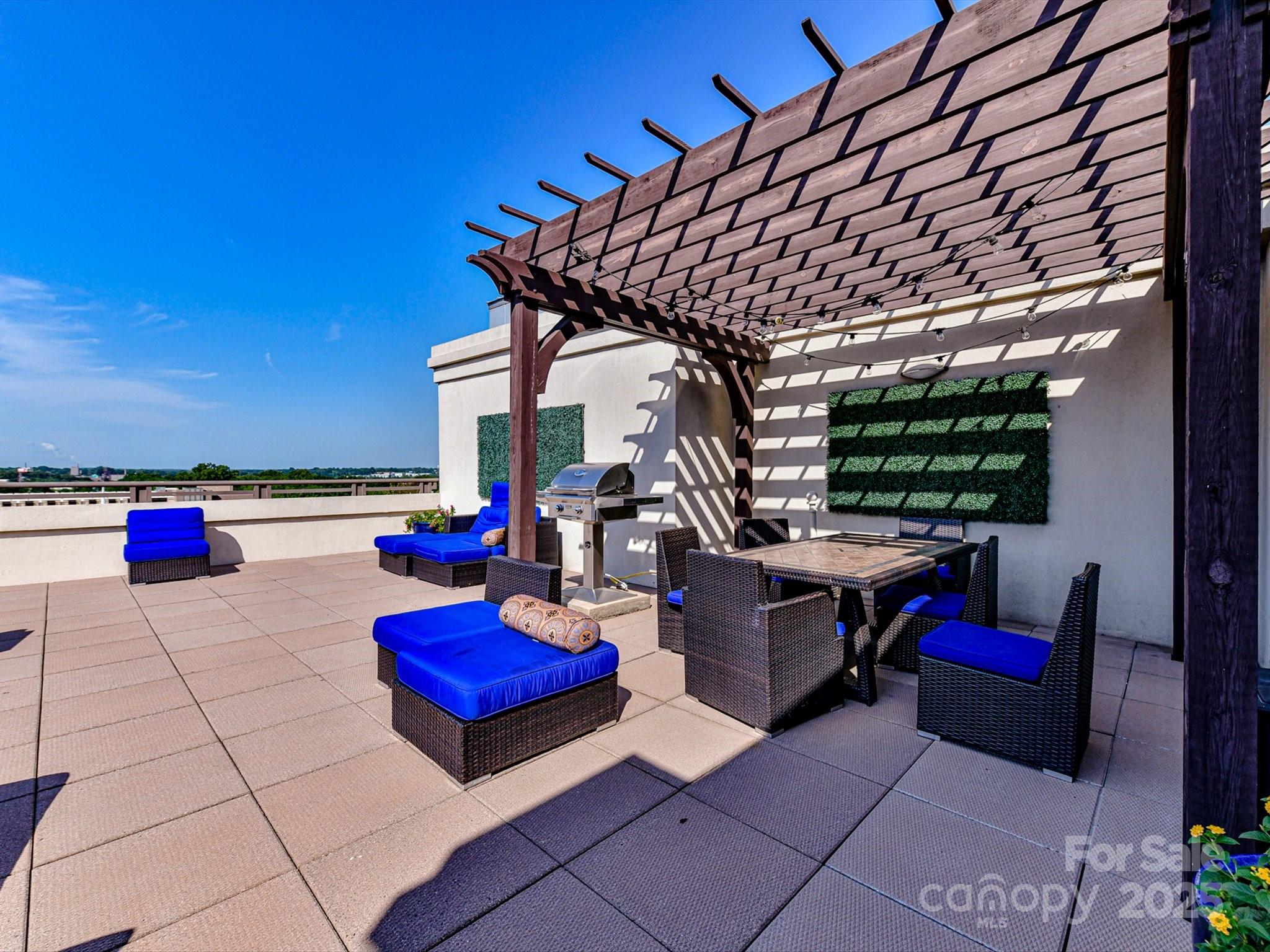 Gateway Plaza - Residential