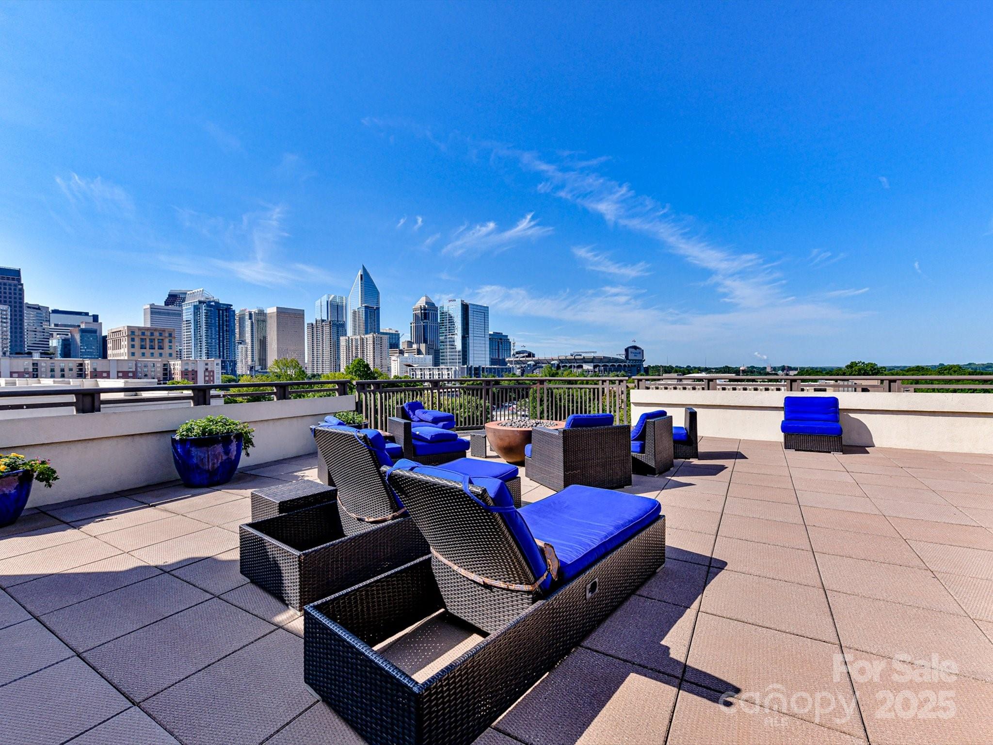 Gateway Plaza - Residential