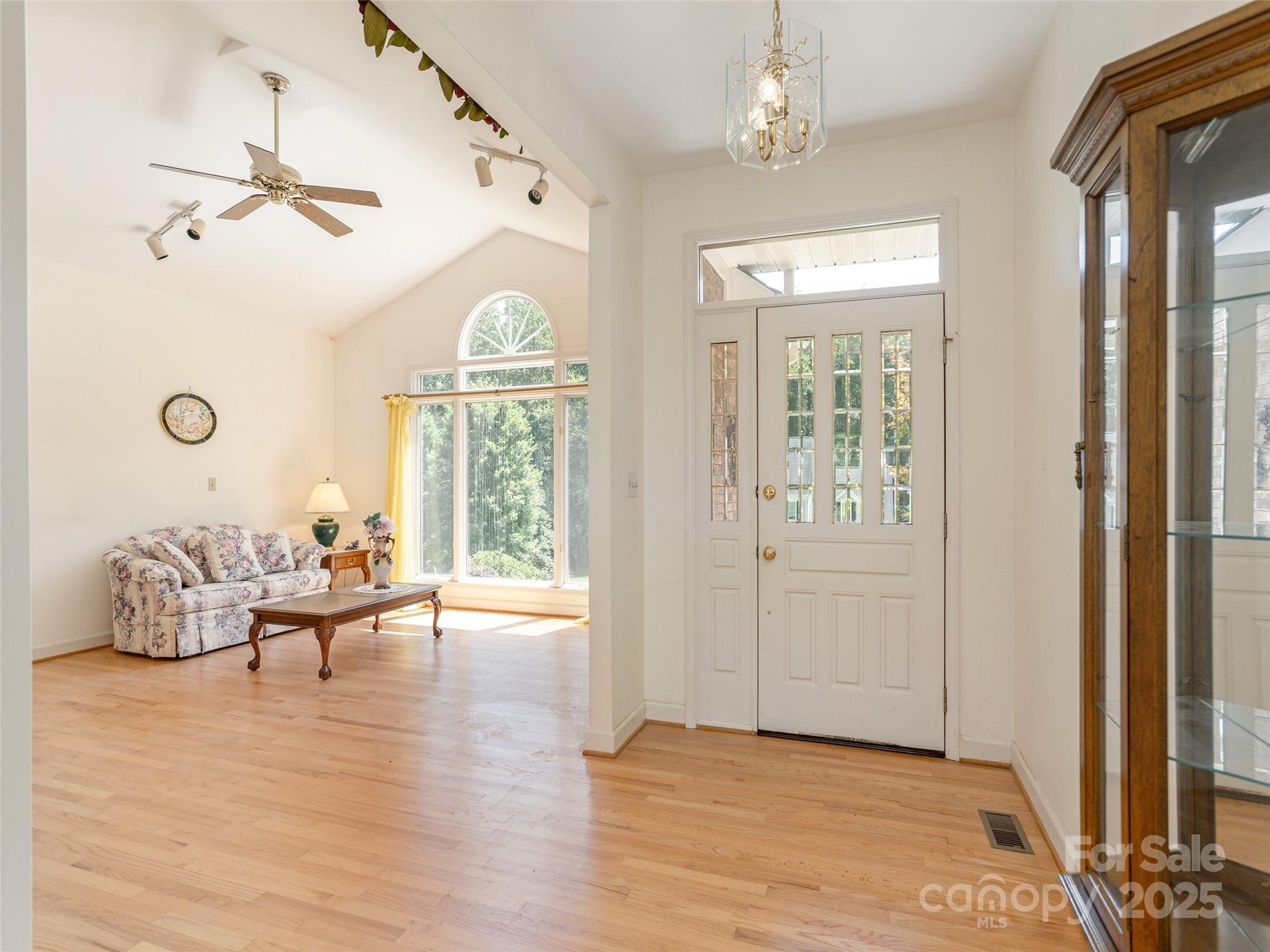 15 Oak Gate Drive