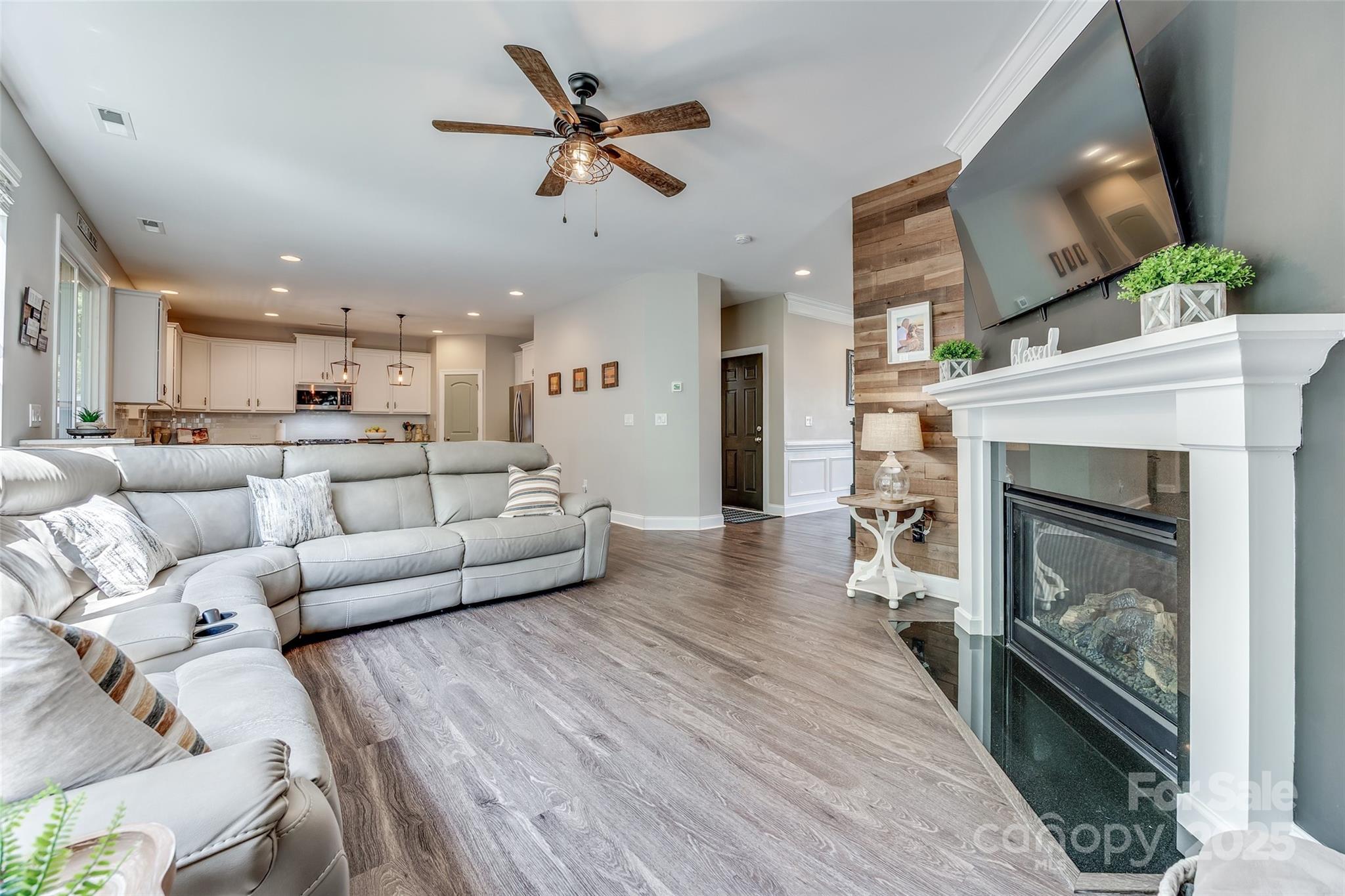 Woodlands Creek - Residential