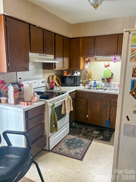 Sharon Lakes - Residential Income