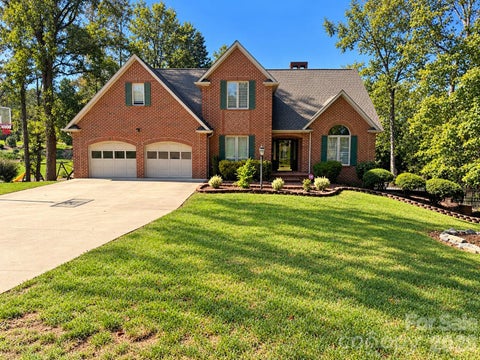 Photo of 4943 Elmhurst Drive NE, Hickory, NC 28601 (MLS # 4432465)