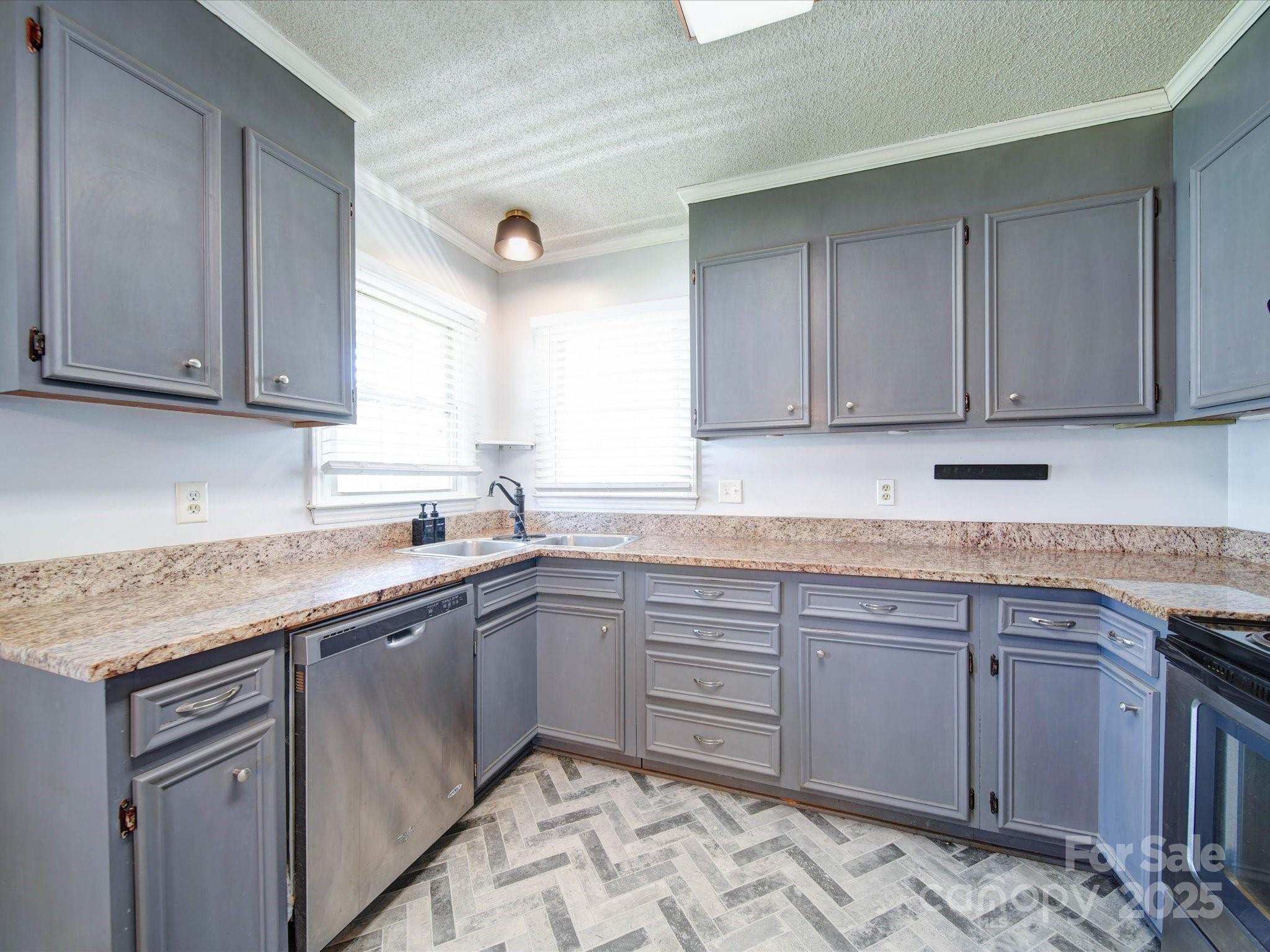 Concord, North Carolina 28027, United States, 3 Bedrooms Bedrooms, ,2 BathroomsBathrooms,Residential,Under Contract,108861