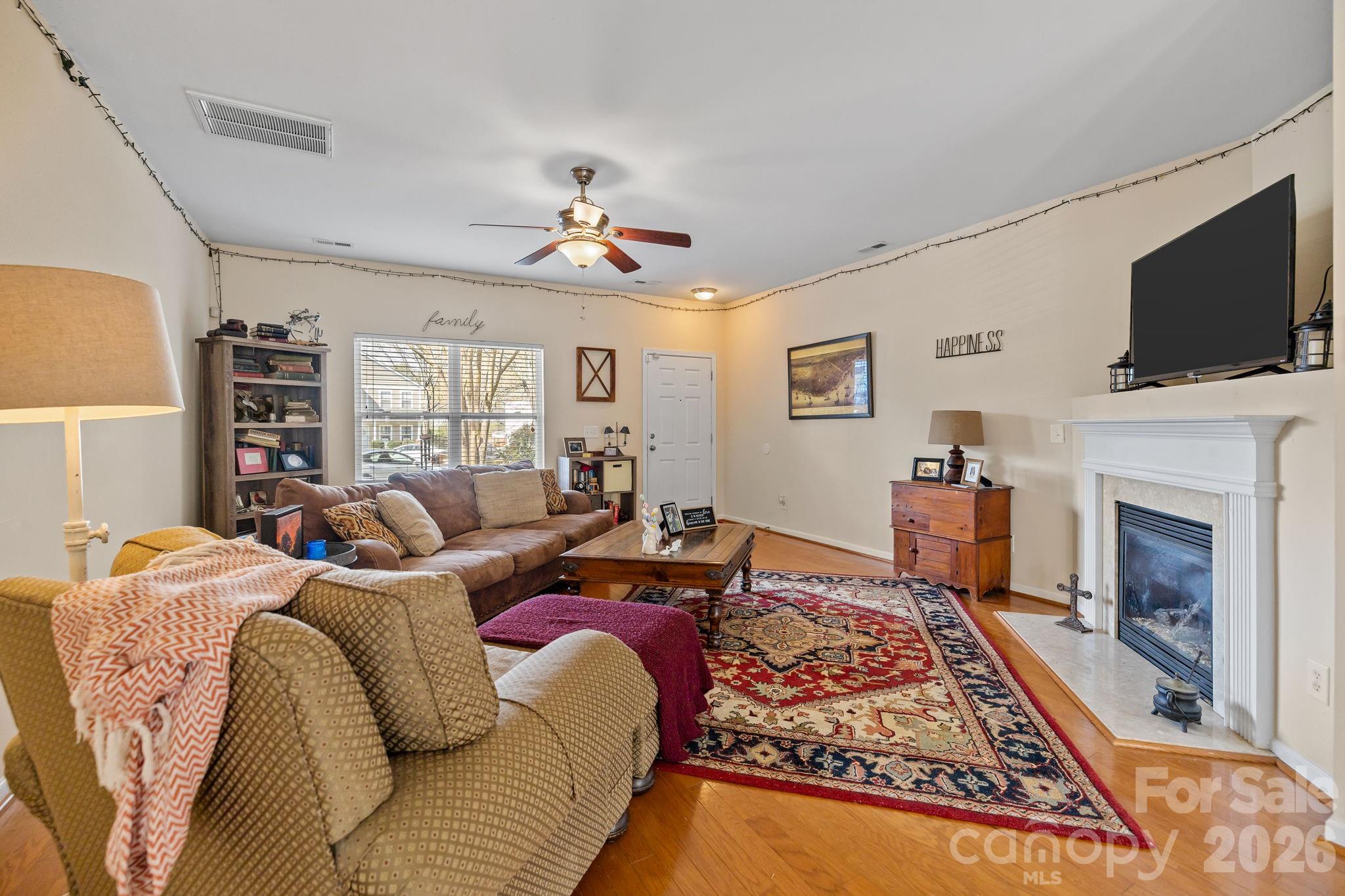 Sandy Pointe - Residential