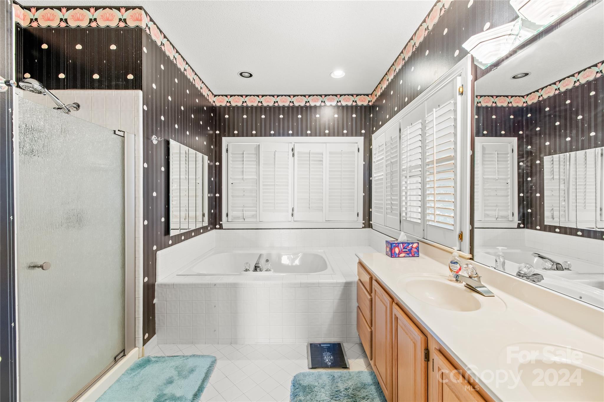 Country Club Shores - Residential