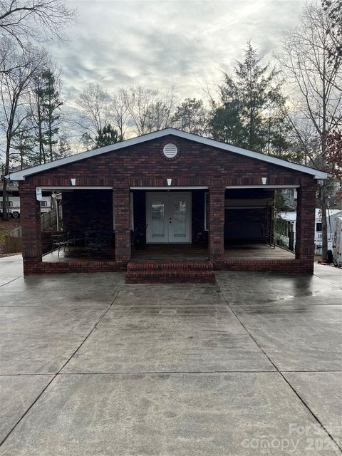 Photo of 129 Twin Bluff Trail, Mount Gilead, NC 27306 (MLS # 4372983)
