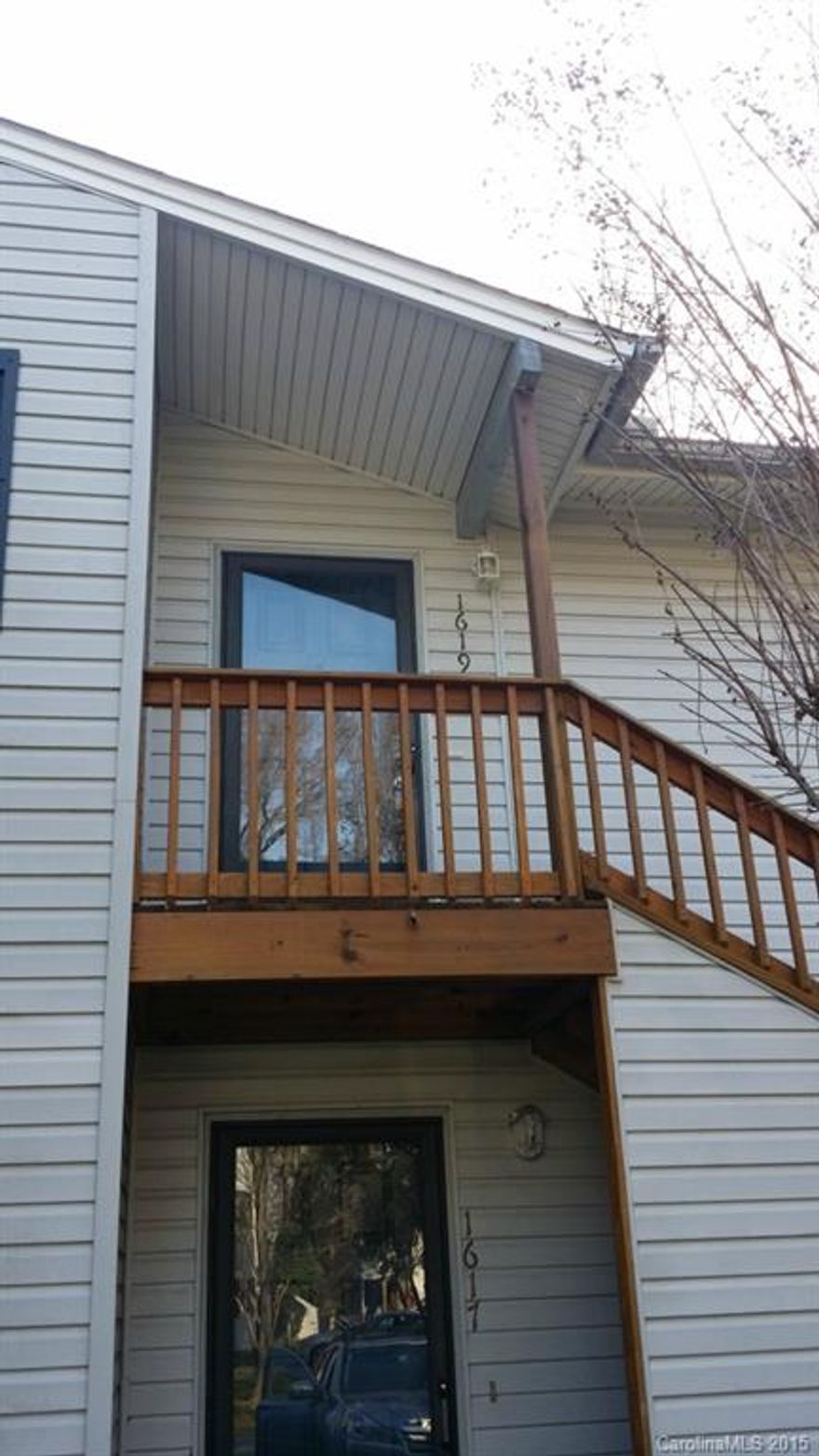 New paint, new carpet, new appliances! Kitchen has breakfast area with large pantry and all new appliances. Laundry located in hallway closet. Master bedroom and second bedroom have closets with built ins. Large covered deck with large storage closet.
Only minutes to I-77.