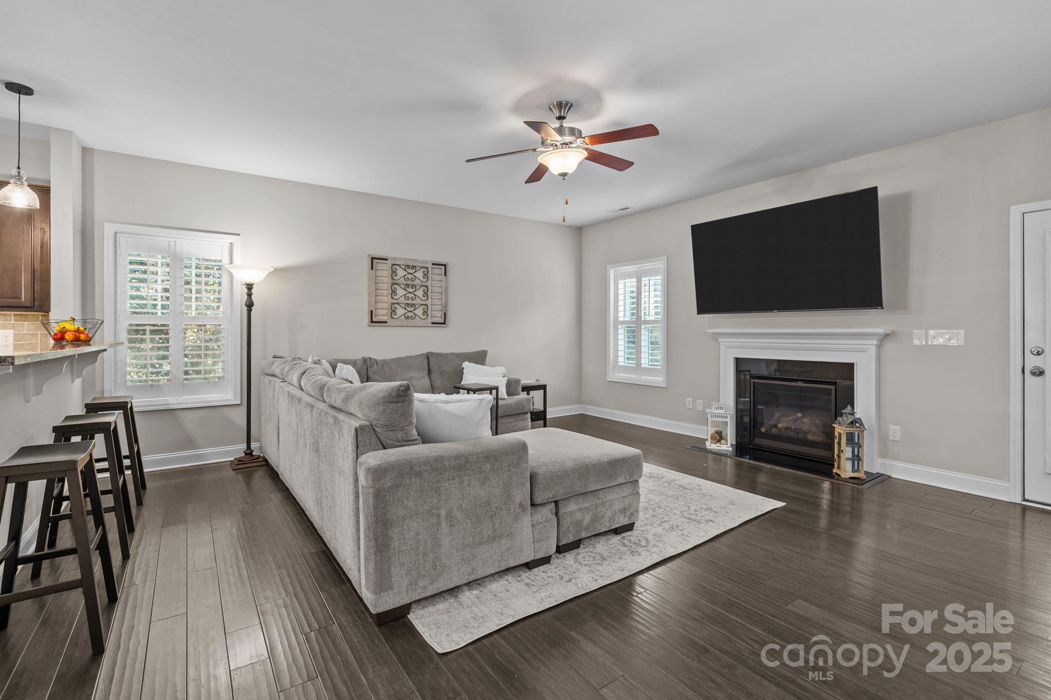 1903 Seefin Court