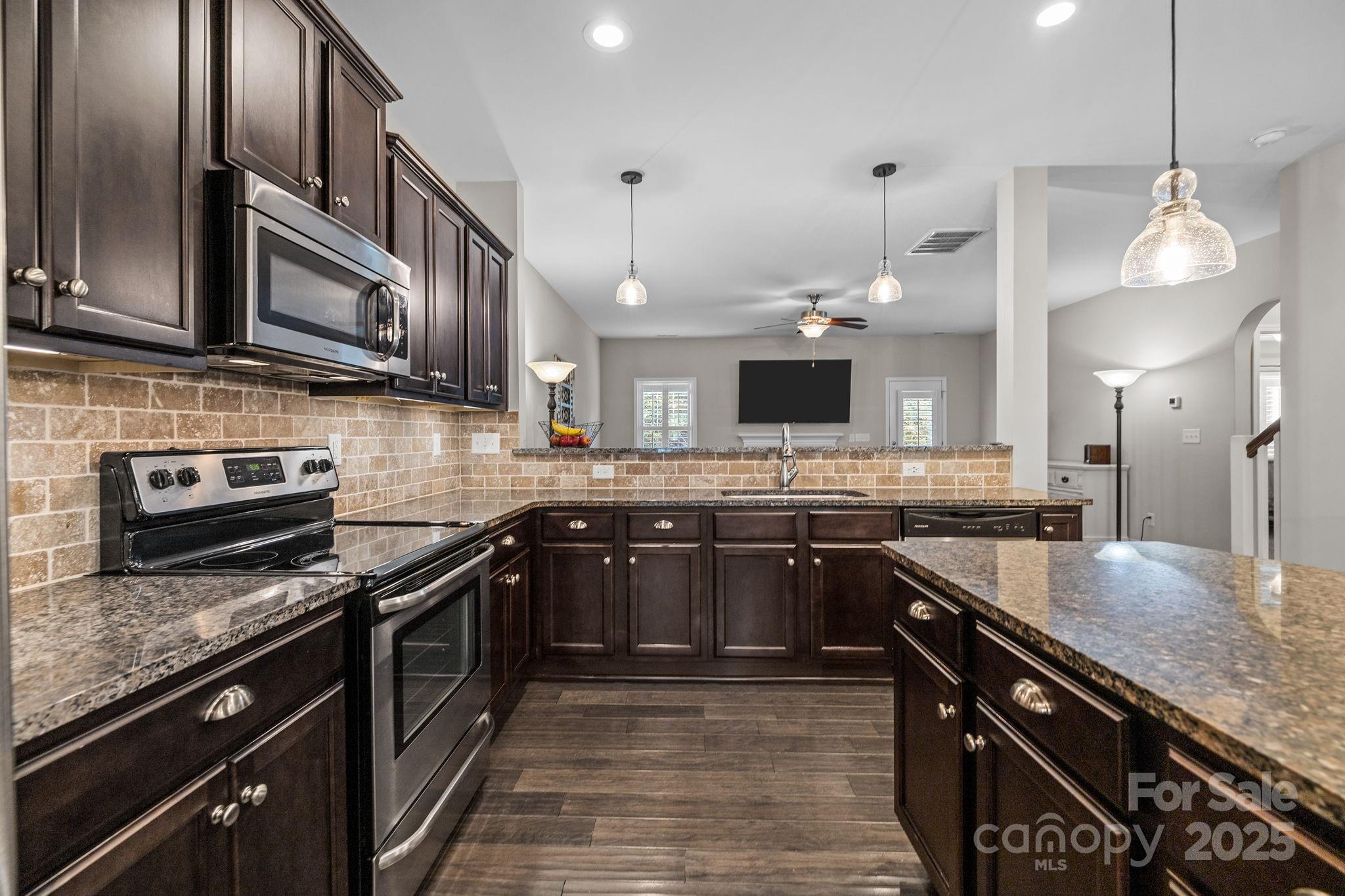 1903 Seefin Court