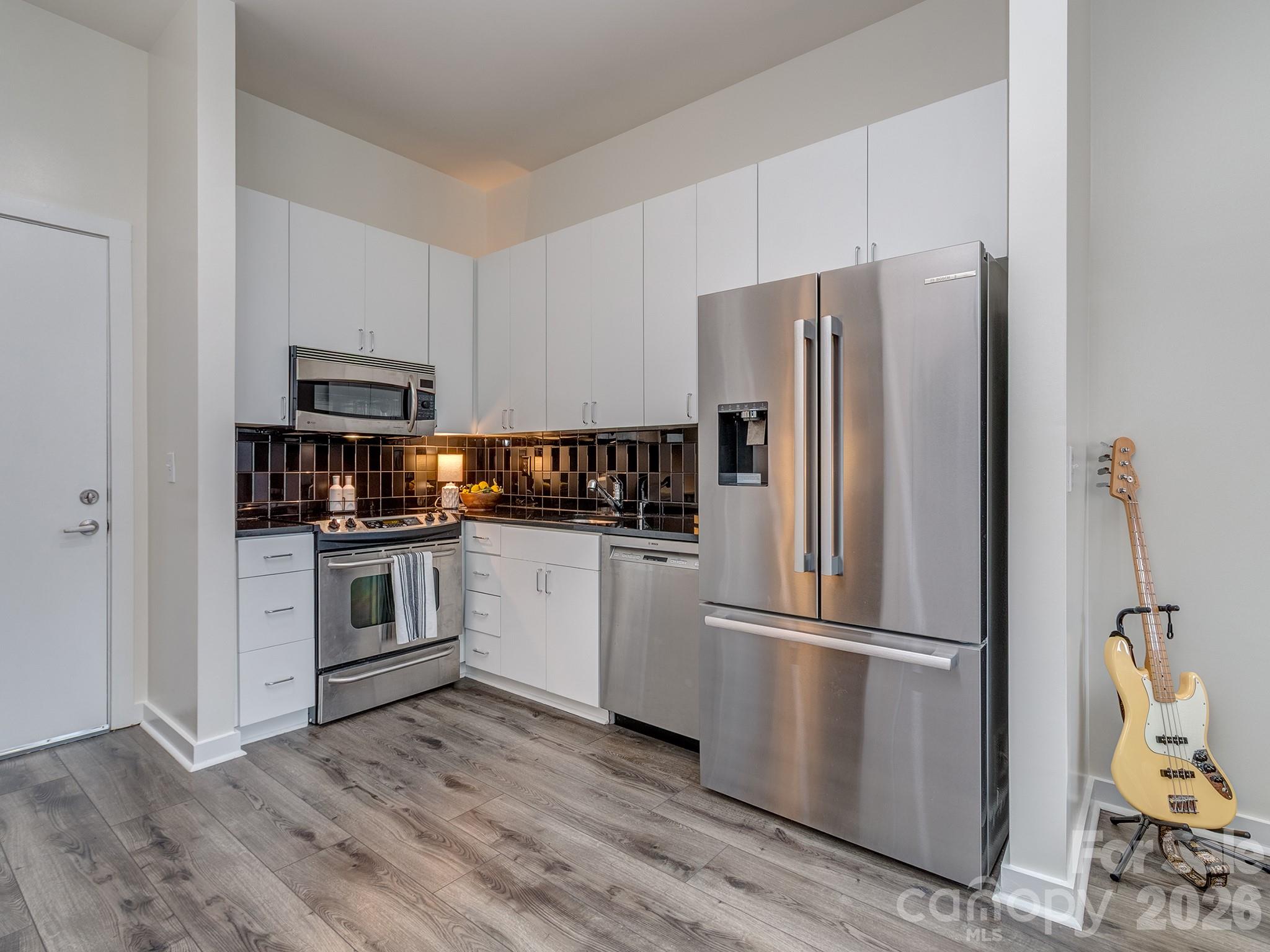 525 E Sixth Street 407