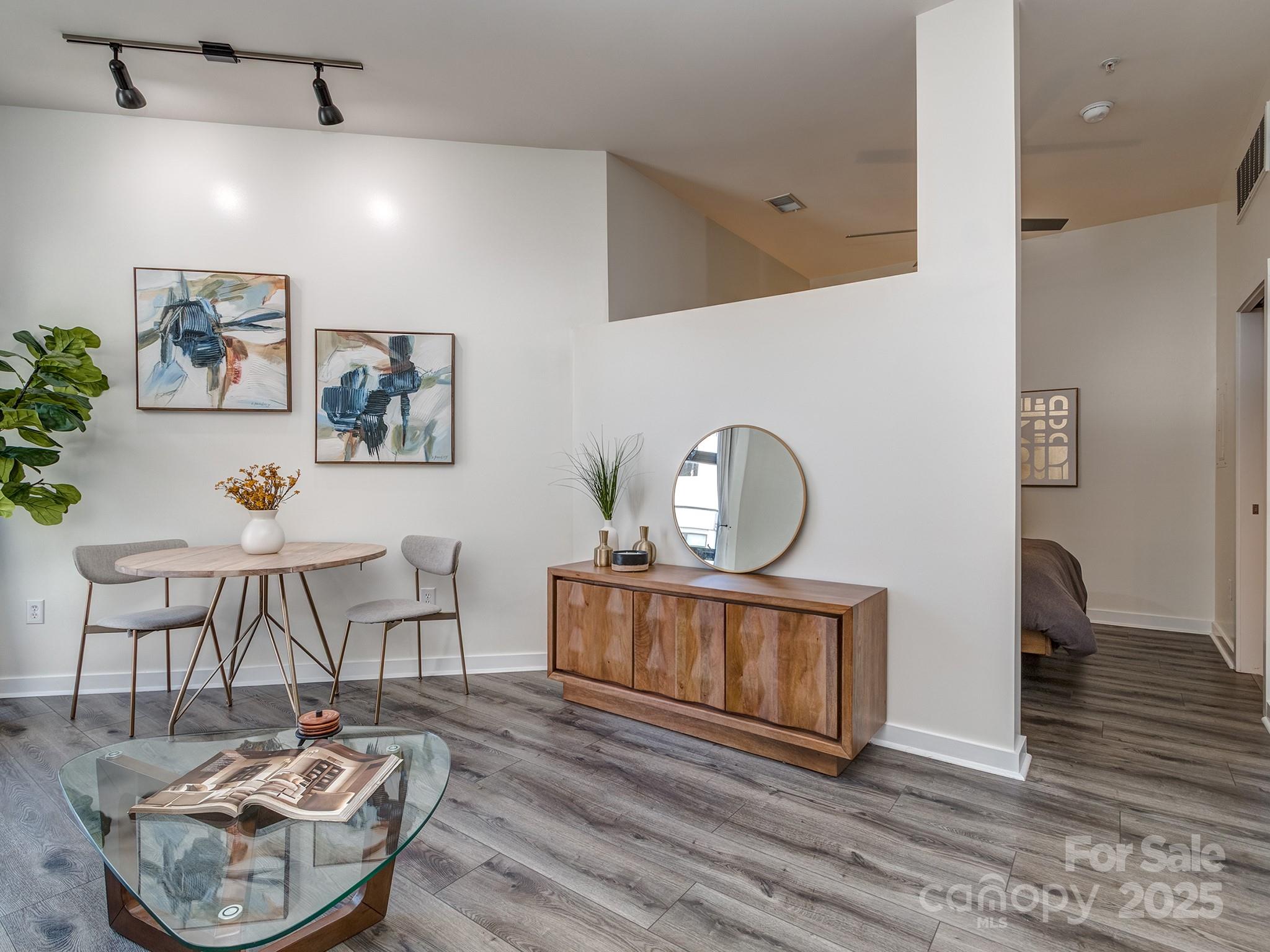 Court 6 - Residential