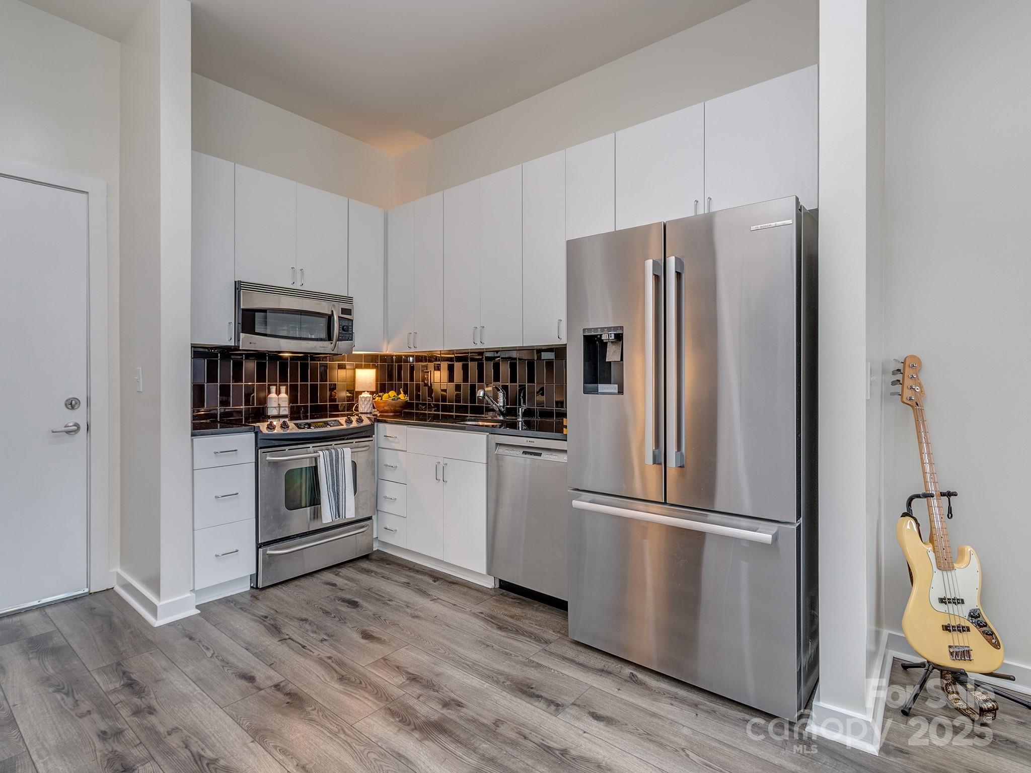 525 E Sixth Street 407