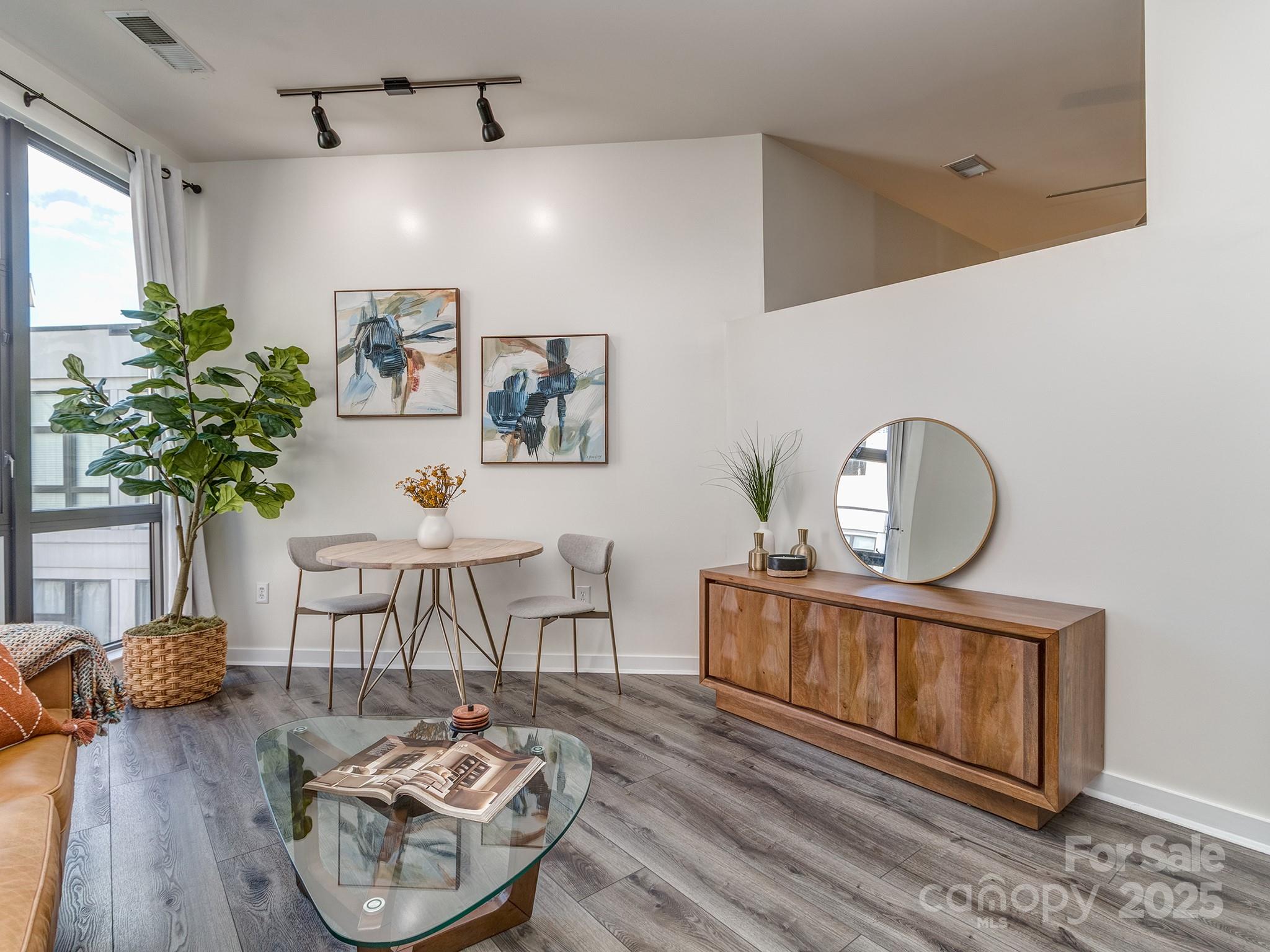 Court 6 - Residential