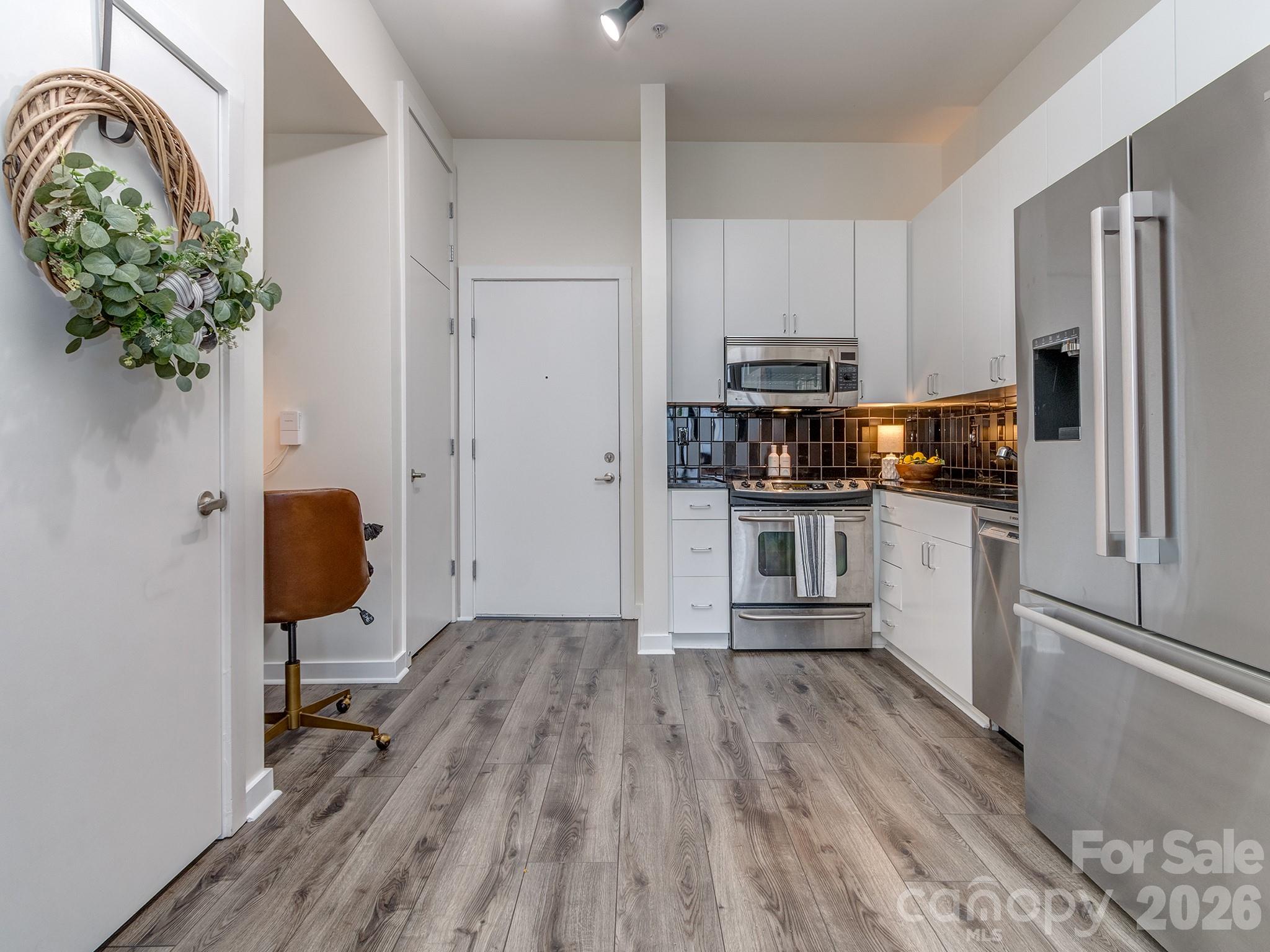 525 E Sixth Street 407
